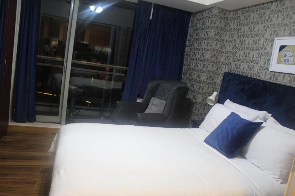 Azure Urban Resort A3 Near Airport Mall With Balcony Wavepool Manila Esterno foto